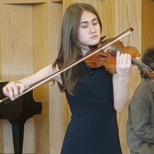 Dora Gümüş'e 1.lik ödülü verildi.